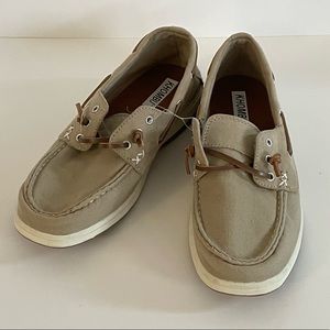 NWOT Khombu Women’s Cushion Boat Shoes Canvas
